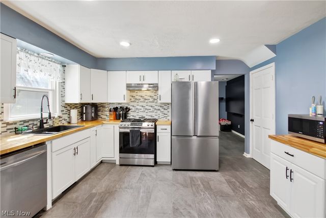 8586 Glennridge Avenue NW, Clinton, OH 44216