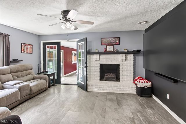 8586 Glennridge Avenue NW, Clinton, OH 44216