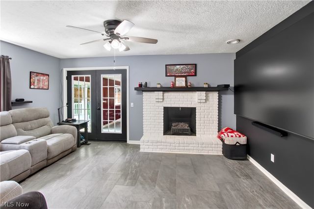 8586 Glennridge Avenue NW, Clinton, OH 44216