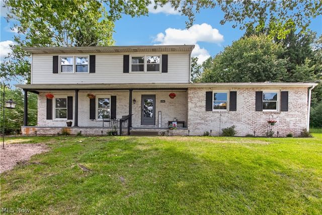 8586 Glennridge Avenue NW, Clinton, OH 44216