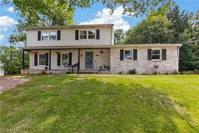 8586 Glennridge Avenue NW, Clinton, OH 44216