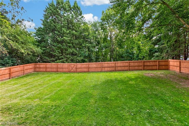 8586 Glennridge Avenue NW, Clinton, OH 44216