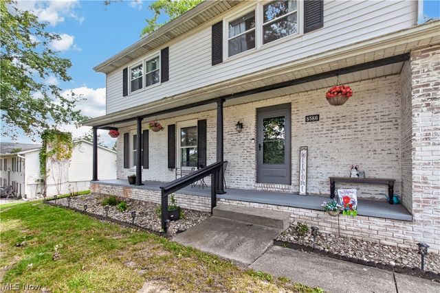 8586 Glennridge Avenue NW, Clinton, OH 44216