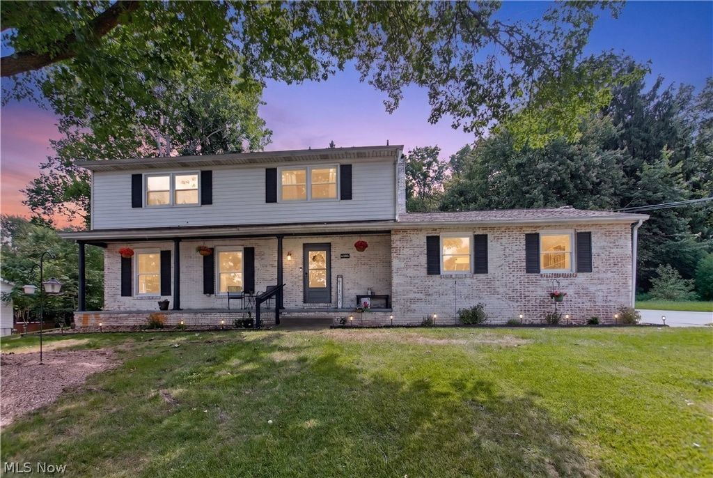 8586 Glennridge Avenue NW, Clinton, OH 44216