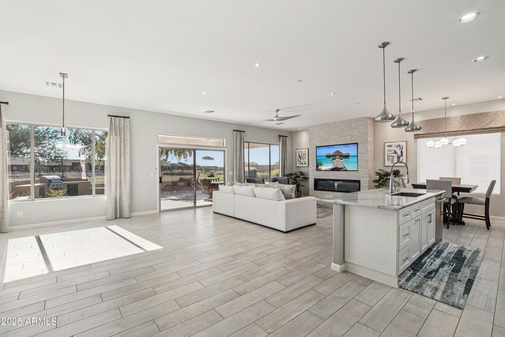 Image 5 of property listing at 7227 E TEXAS EBONY Drive, Gold Canyon, AZ 85118