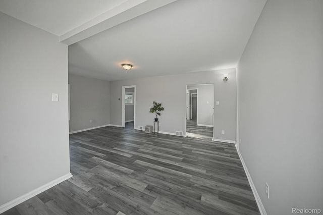 14890 Collinson Avenue, Eastpointe, MI 48021