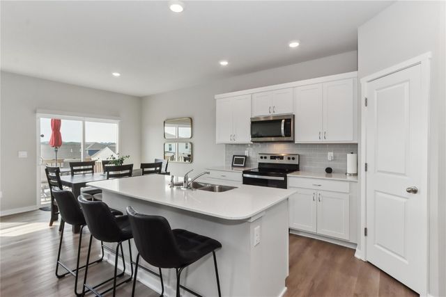 615 Maddie Ln, Tiffin, IA 52340