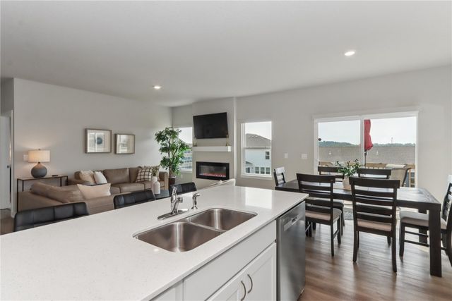 615 Maddie Ln, Tiffin, IA 52340