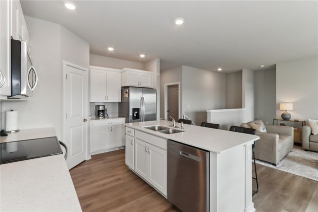 615 Maddie Ln, Tiffin, IA 52340