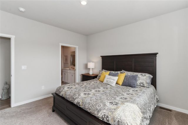 615 Maddie Ln, Tiffin, IA 52340