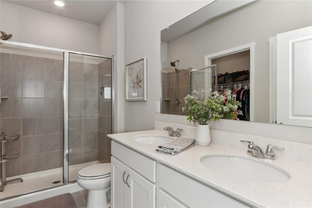 615 Maddie Ln, Tiffin, IA 52340