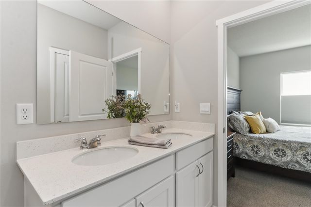 615 Maddie Ln, Tiffin, IA 52340