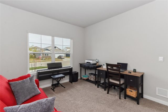 615 Maddie Ln, Tiffin, IA 52340