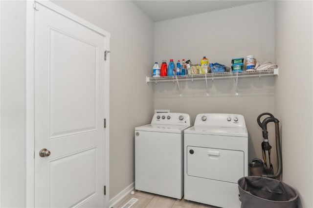 615 Maddie Ln, Tiffin, IA 52340