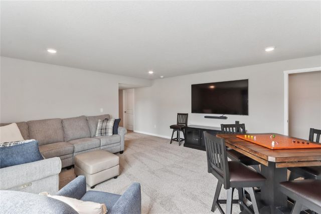 615 Maddie Ln, Tiffin, IA 52340