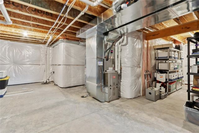 615 Maddie Ln, Tiffin, IA 52340