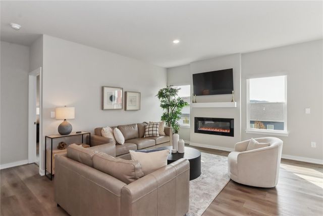 615 Maddie Ln, Tiffin, IA 52340