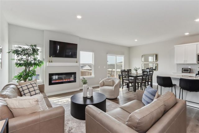 615 Maddie Ln, Tiffin, IA 52340