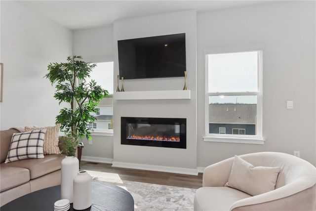 615 Maddie Ln, Tiffin, IA 52340