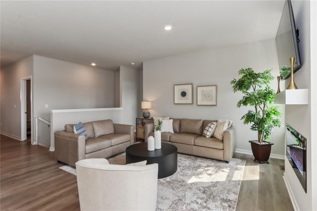 615 Maddie Ln, Tiffin, IA 52340