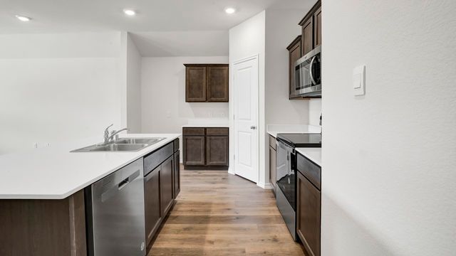 200 Bandit Trail, Terrell, TX 75160