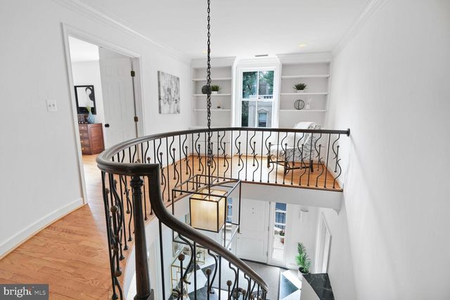 4711 FOXHALL CRES NW, Washington, DC 20007