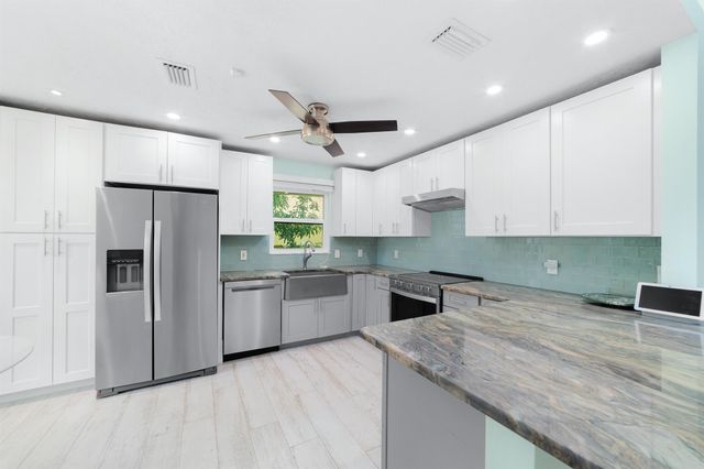 2907 SW Boxwood Circle, Port St Lucie, FL 34953