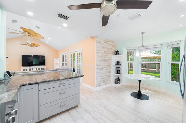 2907 SW Boxwood Circle, Port St Lucie, FL 34953