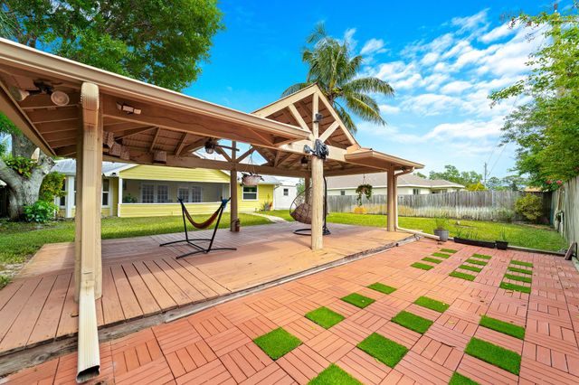 2907 SW Boxwood Circle, Port St Lucie, FL 34953