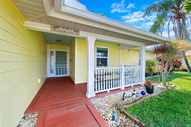 2907 SW Boxwood Circle, Port St Lucie, FL 34953