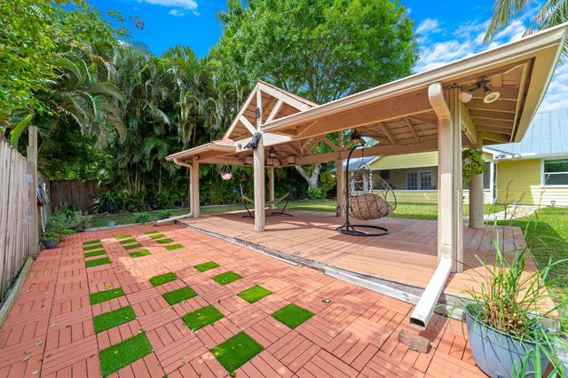 2907 SW Boxwood Circle, Port St Lucie, FL 34953