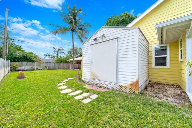 2907 SW Boxwood Circle, Port St Lucie, FL 34953
