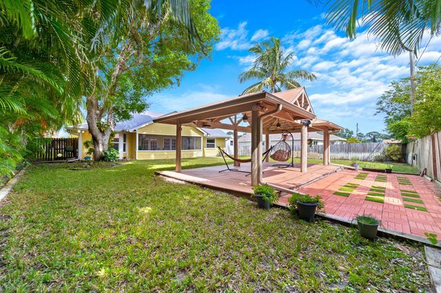 2907 SW Boxwood Circle, Port St Lucie, FL 34953