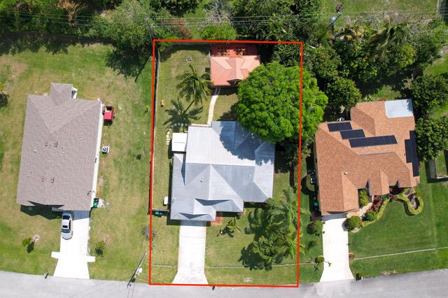 2907 SW Boxwood Circle, Port St Lucie, FL 34953