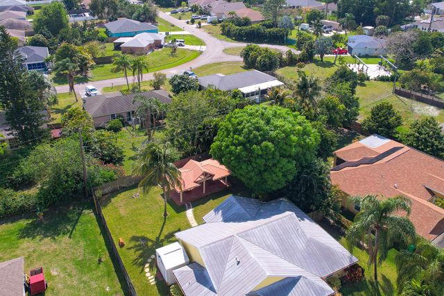2907 SW Boxwood Circle, Port St Lucie, FL 34953