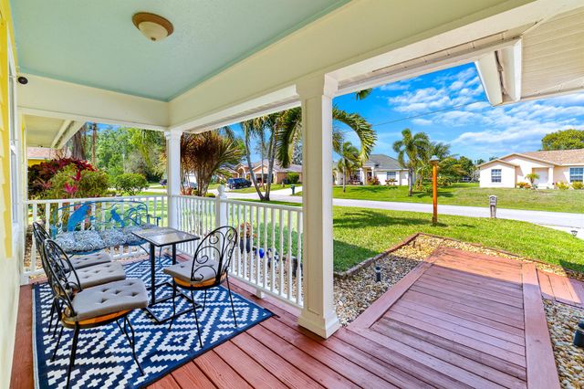 2907 SW Boxwood Circle, Port St Lucie, FL 34953