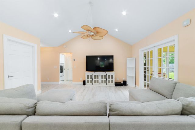 2907 SW Boxwood Circle, Port St Lucie, FL 34953