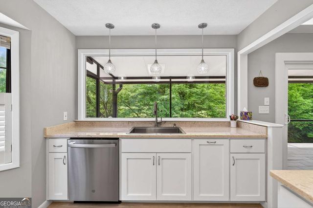 401 Mountain Rivers Road, Mineral Bluff, GA 30559