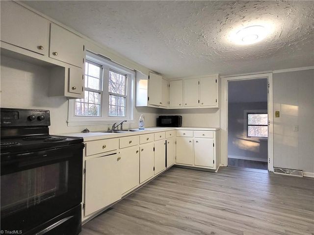 1535 E Fairfield Road, High Point, NC 27263