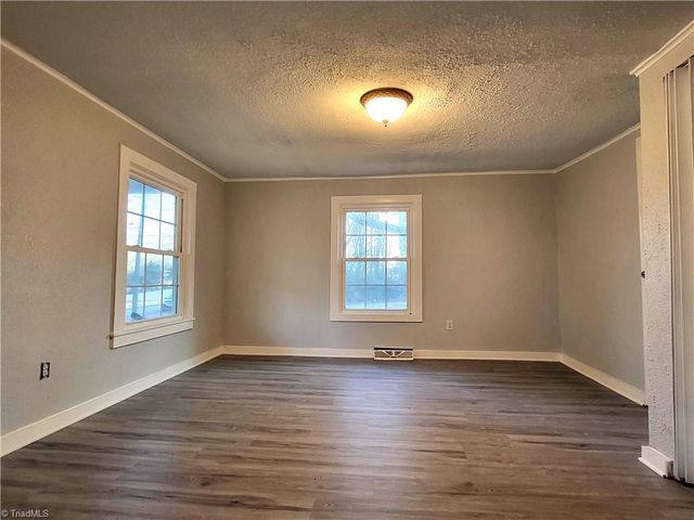 1535 E Fairfield Road, High Point, NC 27263