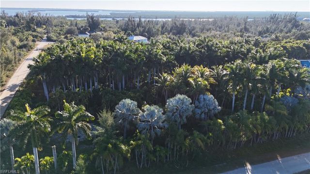 12434 Eagles Nest DR, Bokeelia, FL 33922