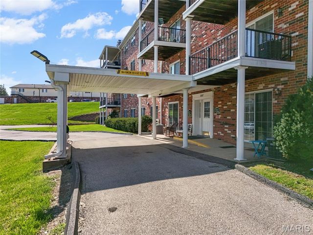 3107 Garnette Drive B1, Bridgeton, MO 63044