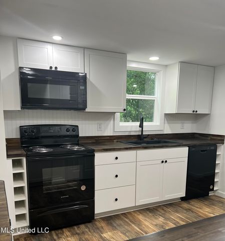 10110 Blossom Street, Vancleave, MS 39565