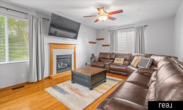 2923 Blackhawk Drive, Bellevue, NE 68123