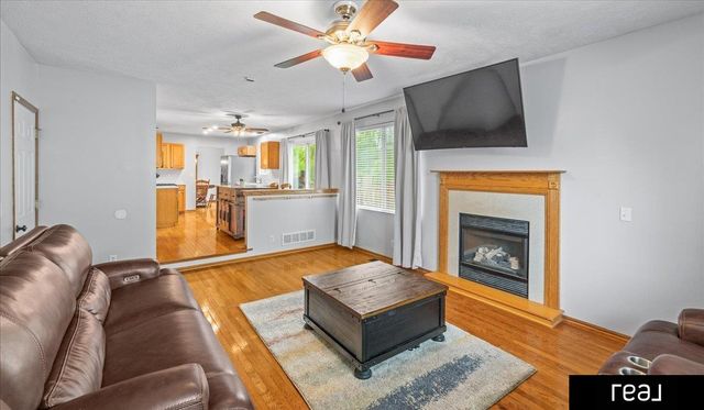 2923 Blackhawk Drive, Bellevue, NE 68123