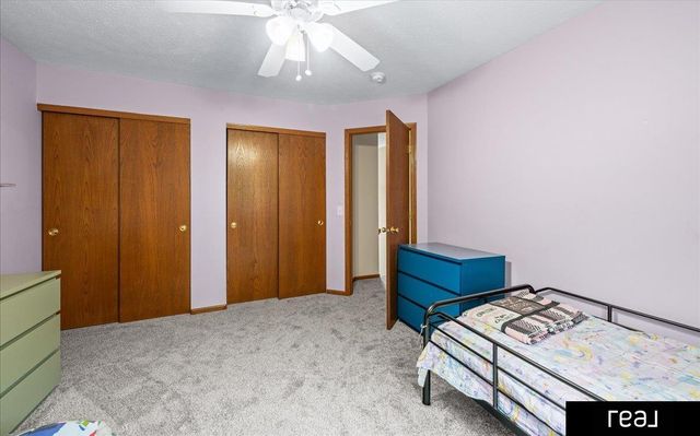 2923 Blackhawk Drive, Bellevue, NE 68123