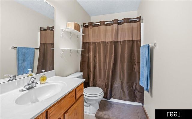 2923 Blackhawk Drive, Bellevue, NE 68123