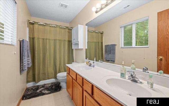 2923 Blackhawk Drive, Bellevue, NE 68123