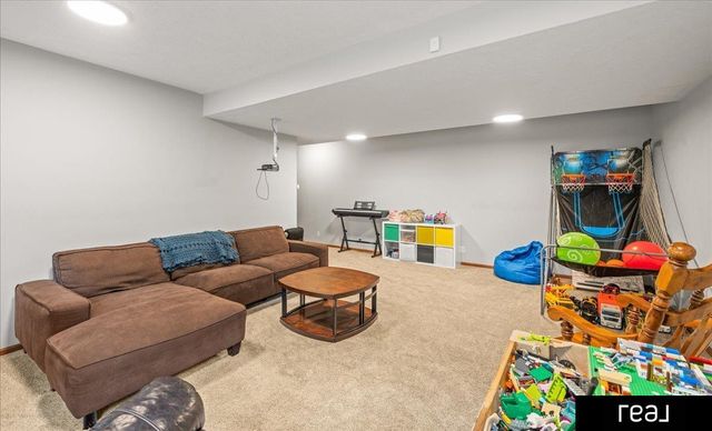 2923 Blackhawk Drive, Bellevue, NE 68123