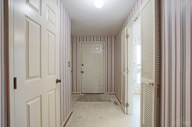 1049 Stratford Court, Loveland, OH 45140